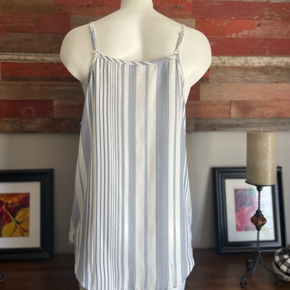 Women’s navy and white patterned top - Picture 5 of 8